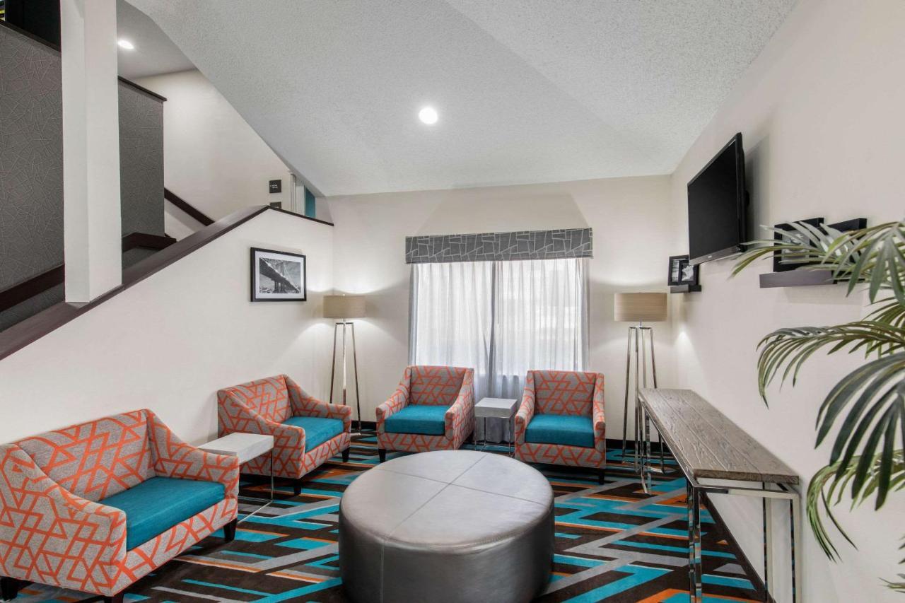 Hotel Clarion & Dfw North
