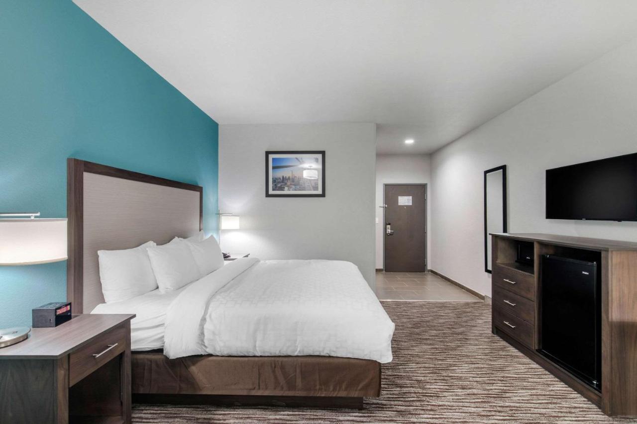 Clarion & Dfw North 3*